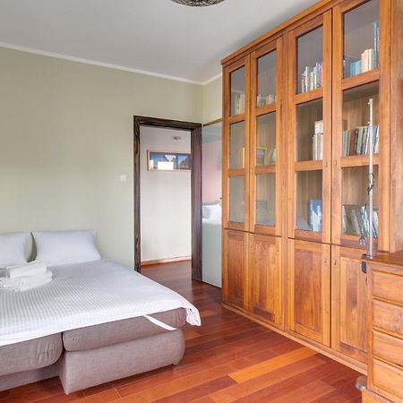 Lasek Marcelinski 2-Bedroom Apartment Poznan Bagian luar foto