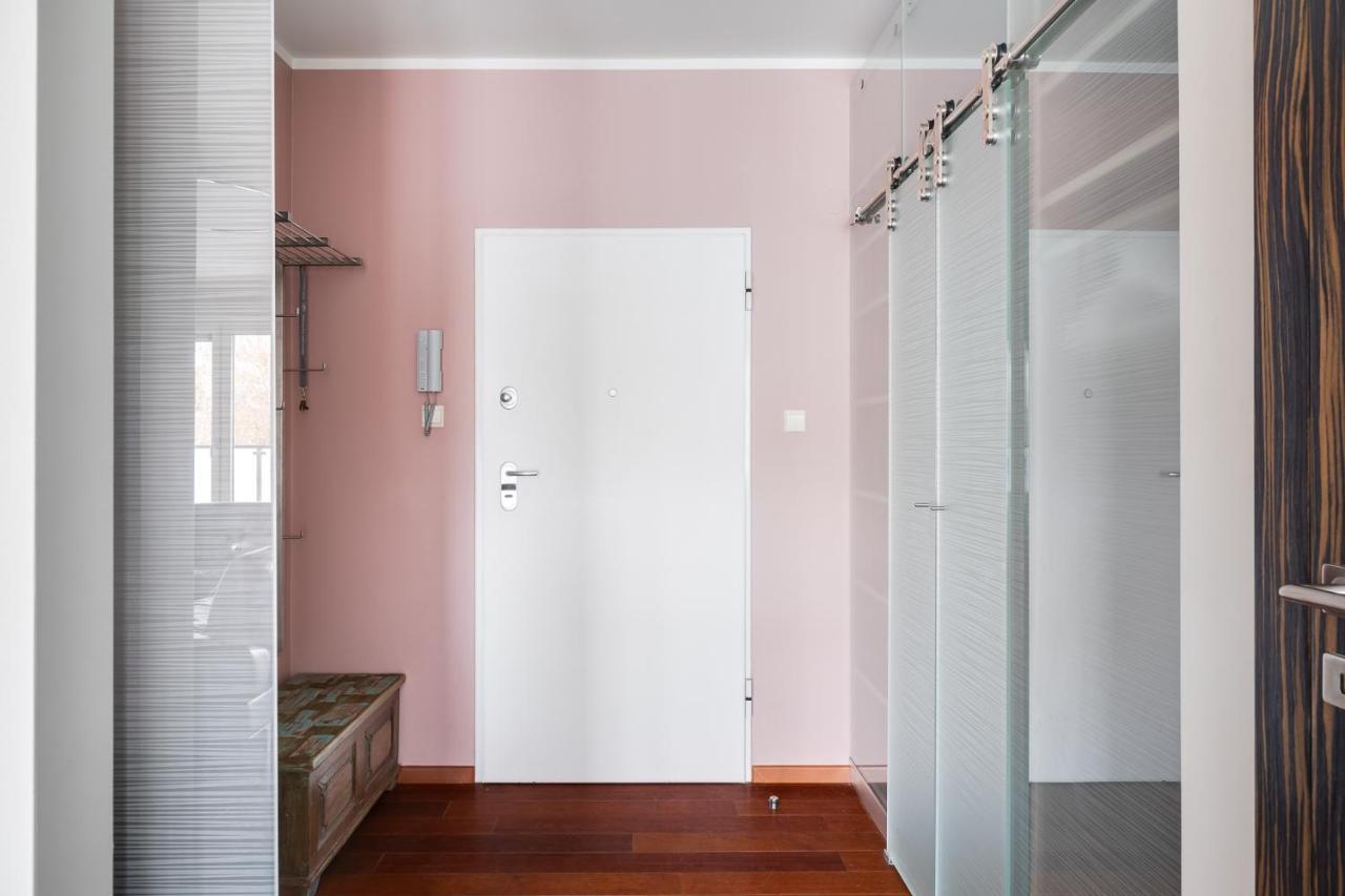 Lasek Marcelinski 2-Bedroom Apartment Poznan Bagian luar foto