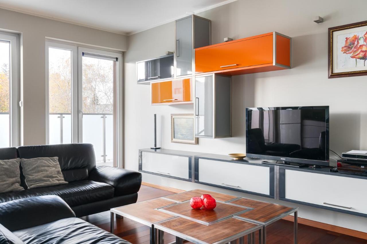 Lasek Marcelinski 2-Bedroom Apartment Poznan Bagian luar foto