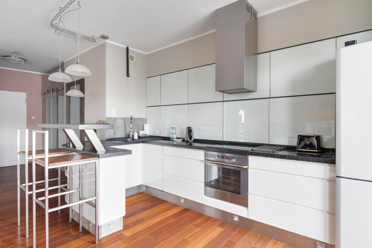 Lasek Marcelinski 2-Bedroom Apartment Poznan Bagian luar foto